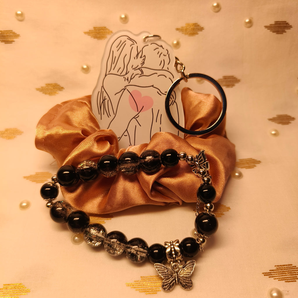 International Bundle- 6 Keychains