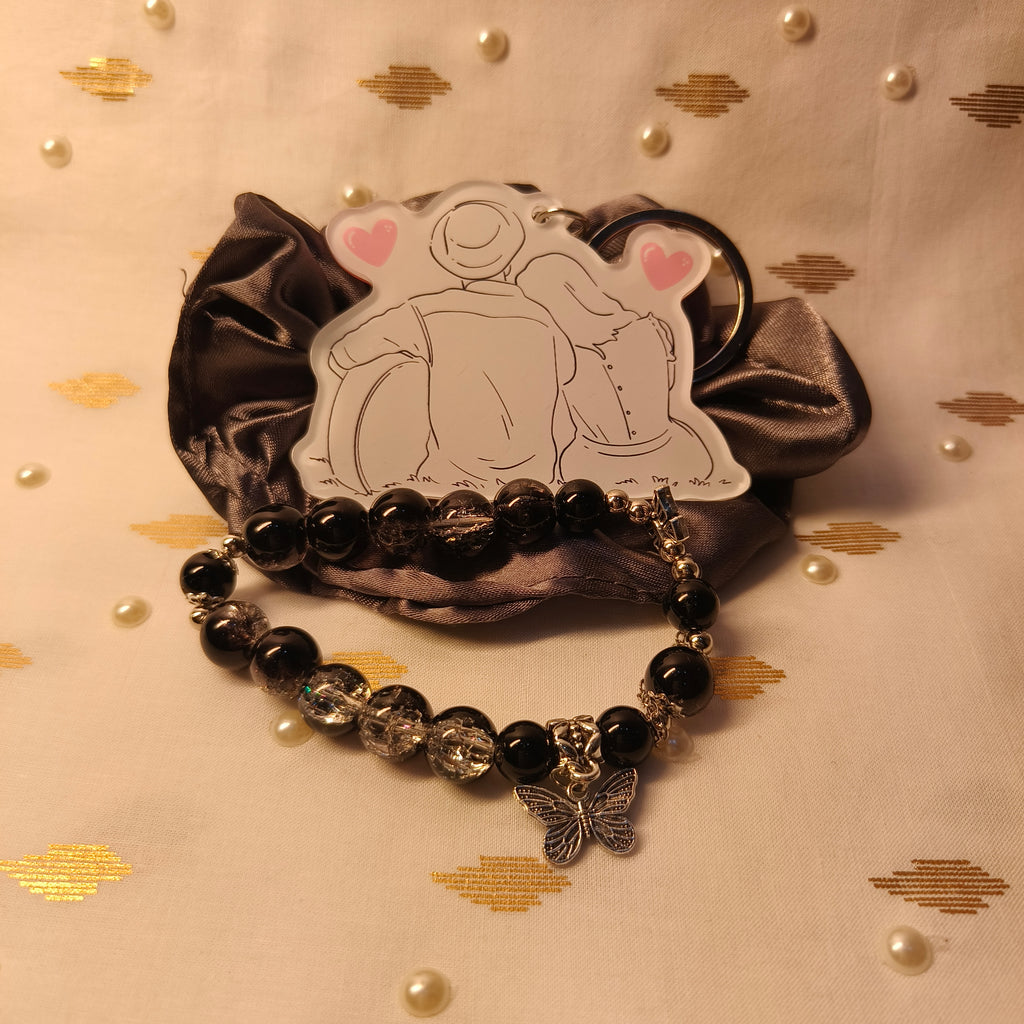 International Bundle- 6 Keychains