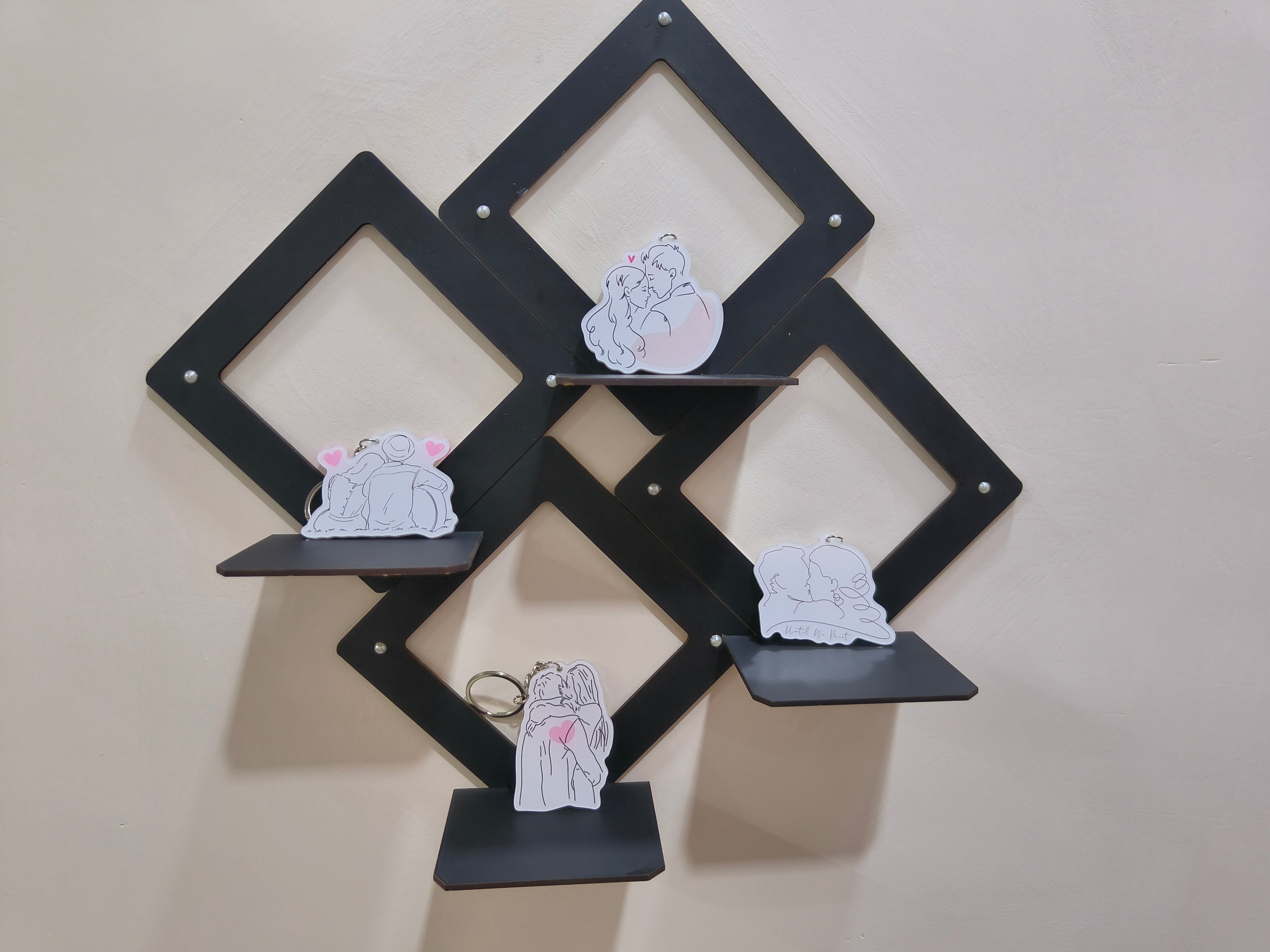 International bundle- 5 keychains